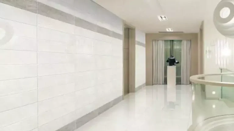 Gạch ốp tường trắng trơn Sự tinh tế và sạch sẽ trong trang trí nội thất